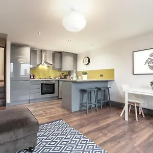 Apartment The Penthouses, 8 Albion Mews, Chester